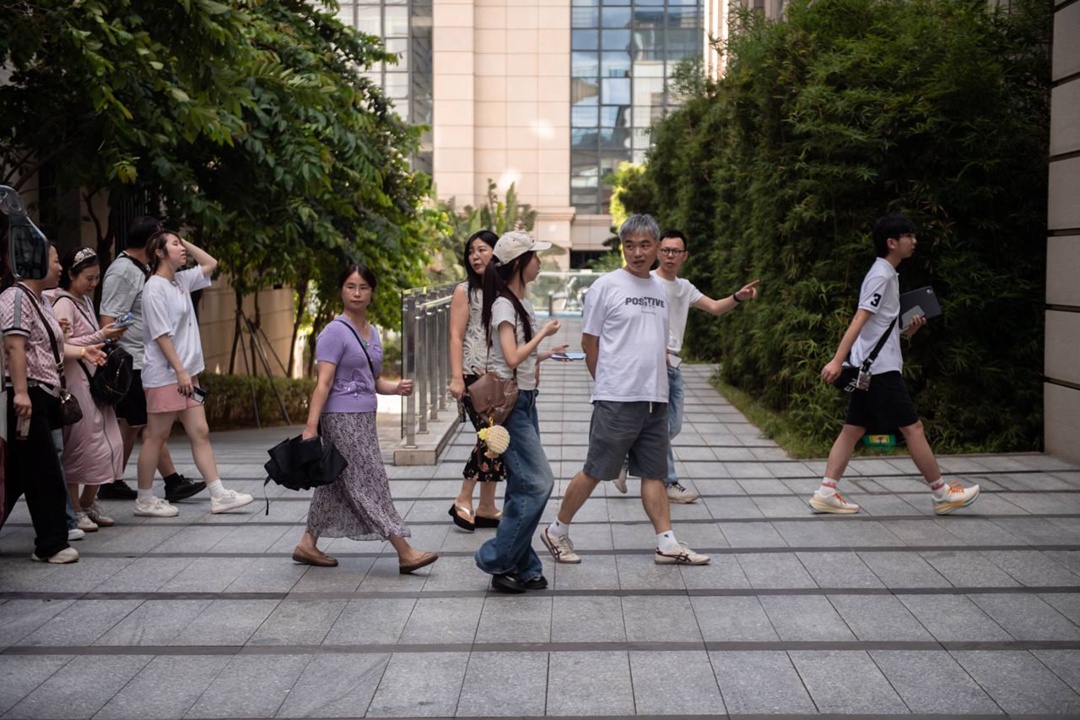Валерий Фальков посетил Совместный университет МГУ им.М.В. Ломоносова и Пекинского политехнического института в Шэньчжэне.