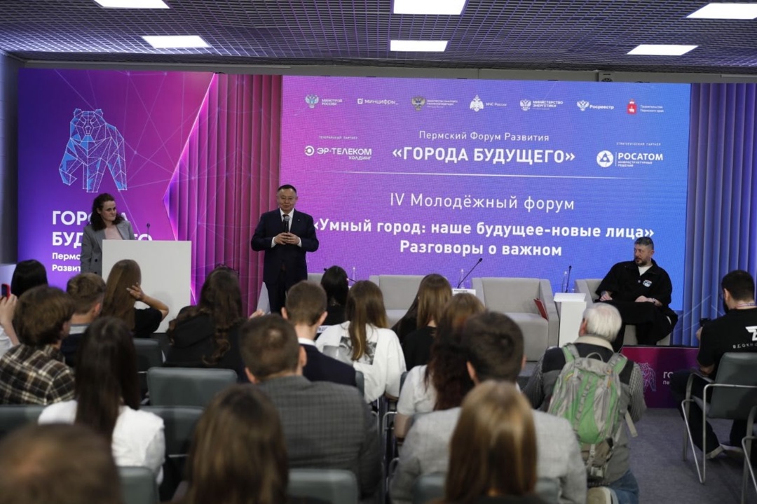 Министр строительства и ЖКХ РФ Ирек Файзуллин принял участие в IV Молодёжном форуме «Умный город: наше будущее – новые лица»
