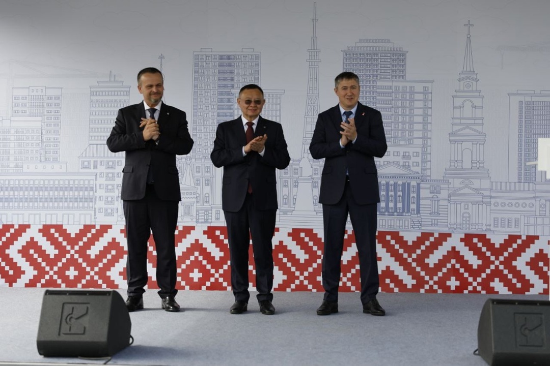 Глава Минстроя России Ирек Файзуллин совместно с Министром транспорта РФ Андреем Никитиным и Губернатором Пермского края Дмитрием Махониным принял участие в…