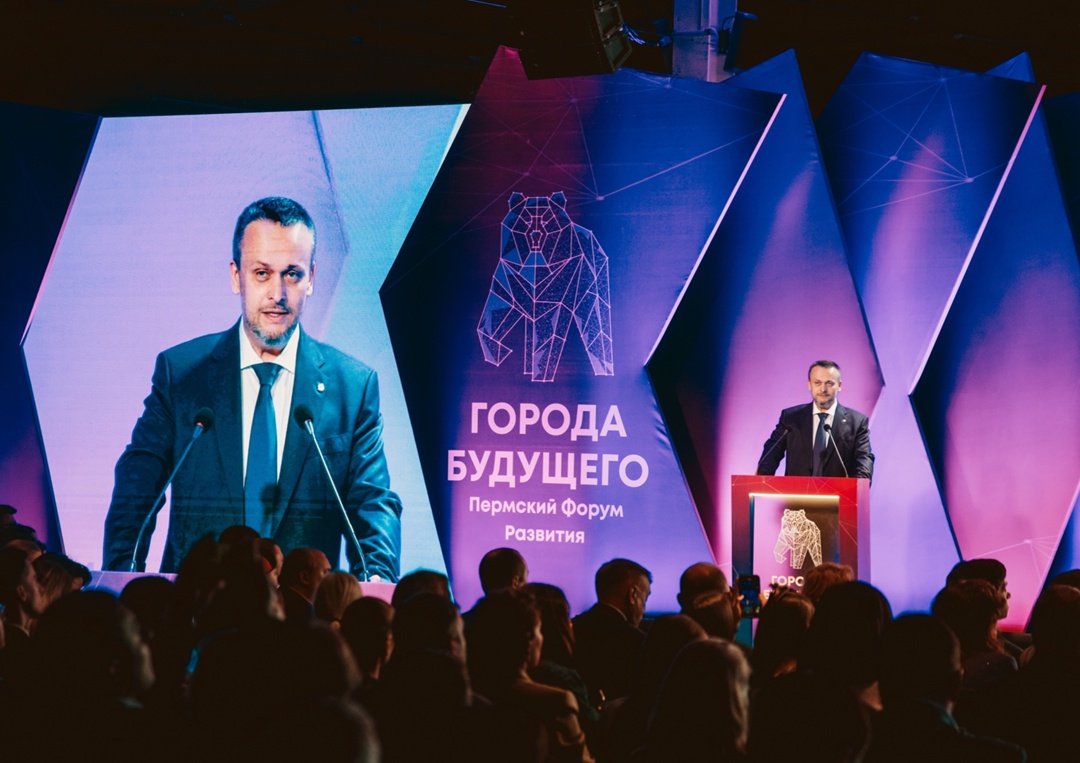 О реализации нацпроекта «Инфраструктура для жизни», главных транспортных достижениях Пермского края и почему регион можно считать одним из локомотивов развития…