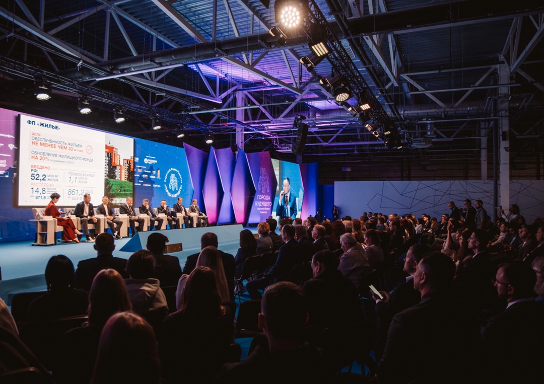 О реализации нацпроекта «Инфраструктура для жизни», главных транспортных достижениях Пермского края и почему регион можно считать одним из локомотивов развития…