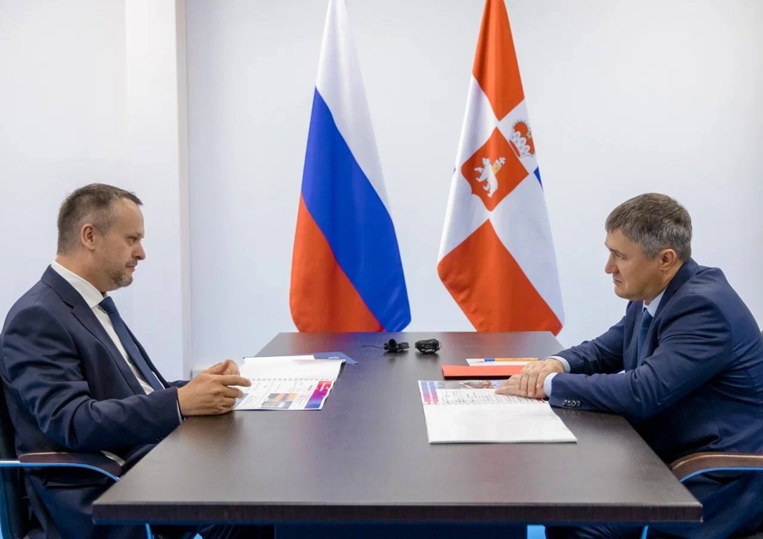 Министр транспорта Андрей Никитин в рамках визита в Пермский край провел личную встречу с главой региона Дмитрием Махониным