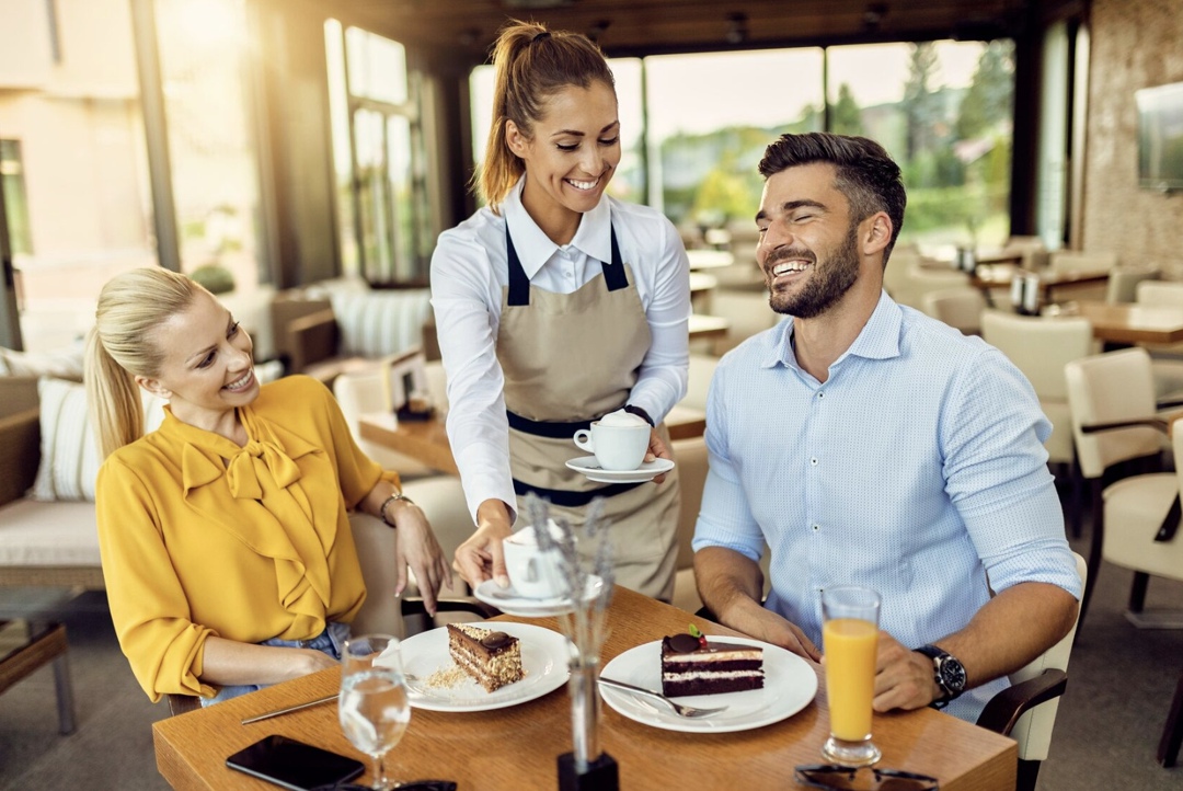 За первые шесть месяцев этого года россияне потратили в ресторанах, кафе, барах и заведениях фастфуда 3,6 трлн руб. - на 22% больше, чем за аналогичный период…