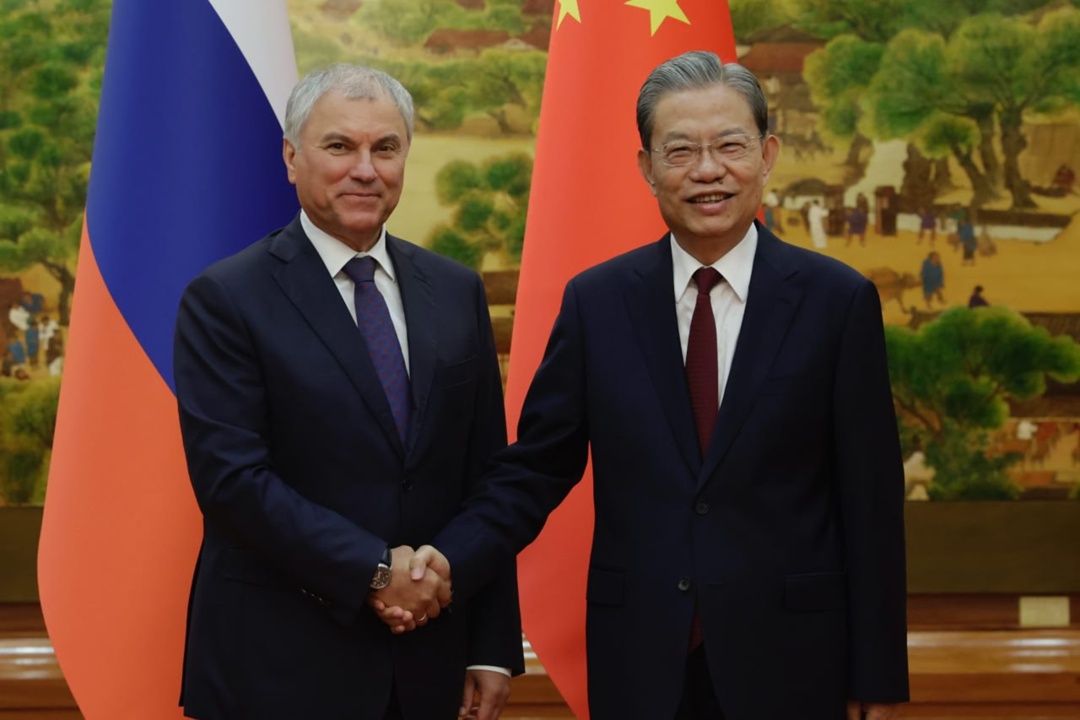 В Пекине Председатель Государственной Думы Вячеслав Володин ( и Председатель Постоянного комитета ВСНП Чжао Лэцзи проводят Десятое заседание Межпарламентской…