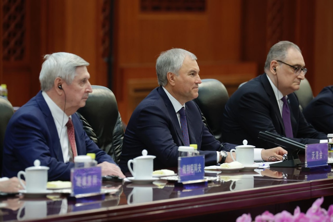 В Пекине Председатель Государственной Думы Вячеслав Володин ( и Председатель Постоянного комитета ВСНП Чжао Лэцзи проводят Десятое заседание Межпарламентской…