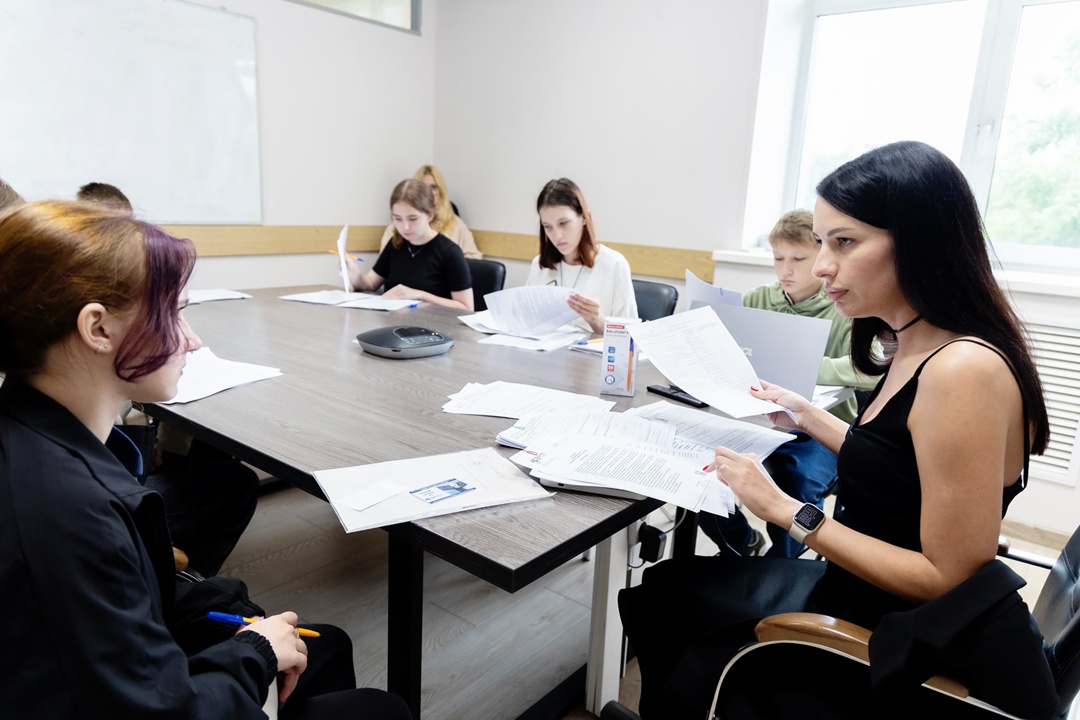 Вместо летних каникул — реальная работа в порту!