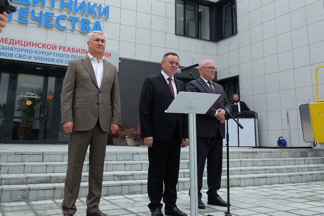 В ходе рабочего визита в Кировскую область Глава Минстроя России Ирек Файзуллин посетил объекты социальной инфраструктуры