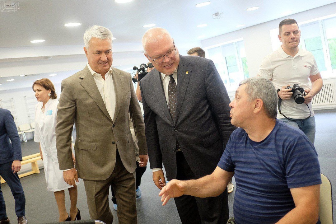 В ходе рабочего визита в Кировскую область Глава Минстроя России Ирек Файзуллин посетил объекты социальной инфраструктуры