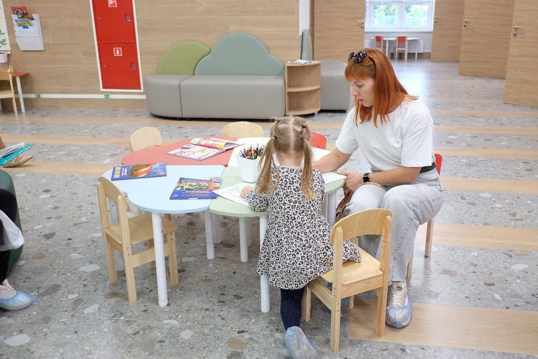 Глава Минстроя России Ирек Файзуллин посетил областной реабилитационный центр для детей и подростков с ограниченными возможностями «Окрыляем» в Кировской…