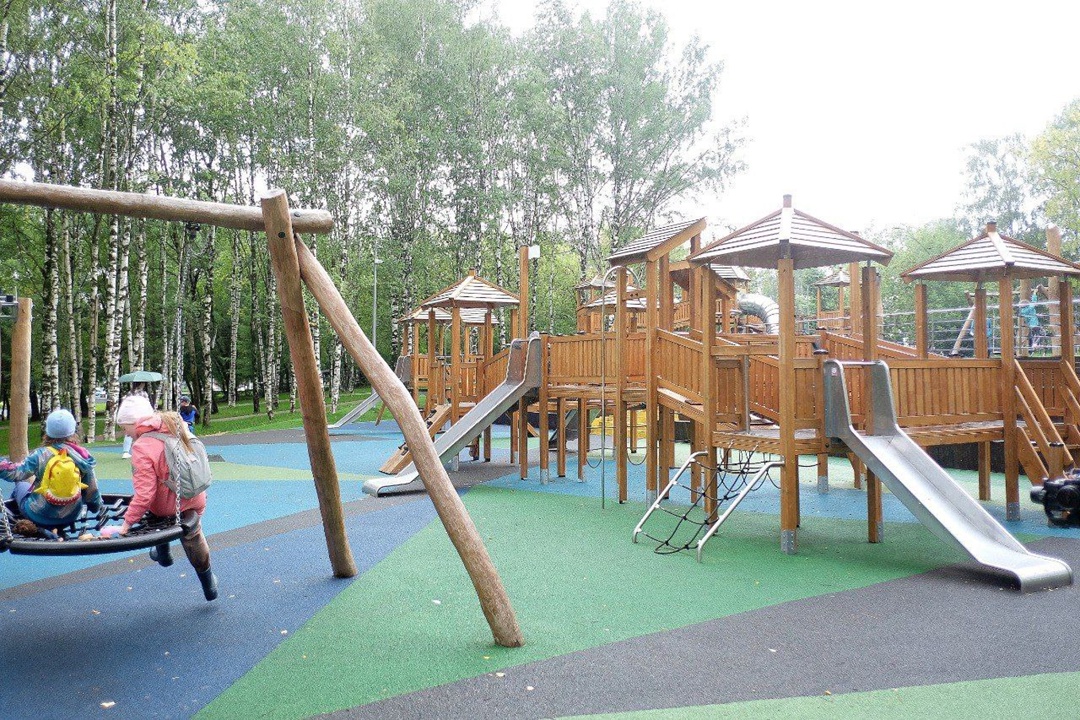 В рамках рабочей поездки в Кировскую область Министр строительства и ЖКХ РФ Ирек Файзуллин осмотрел «Парк им. Кирова»