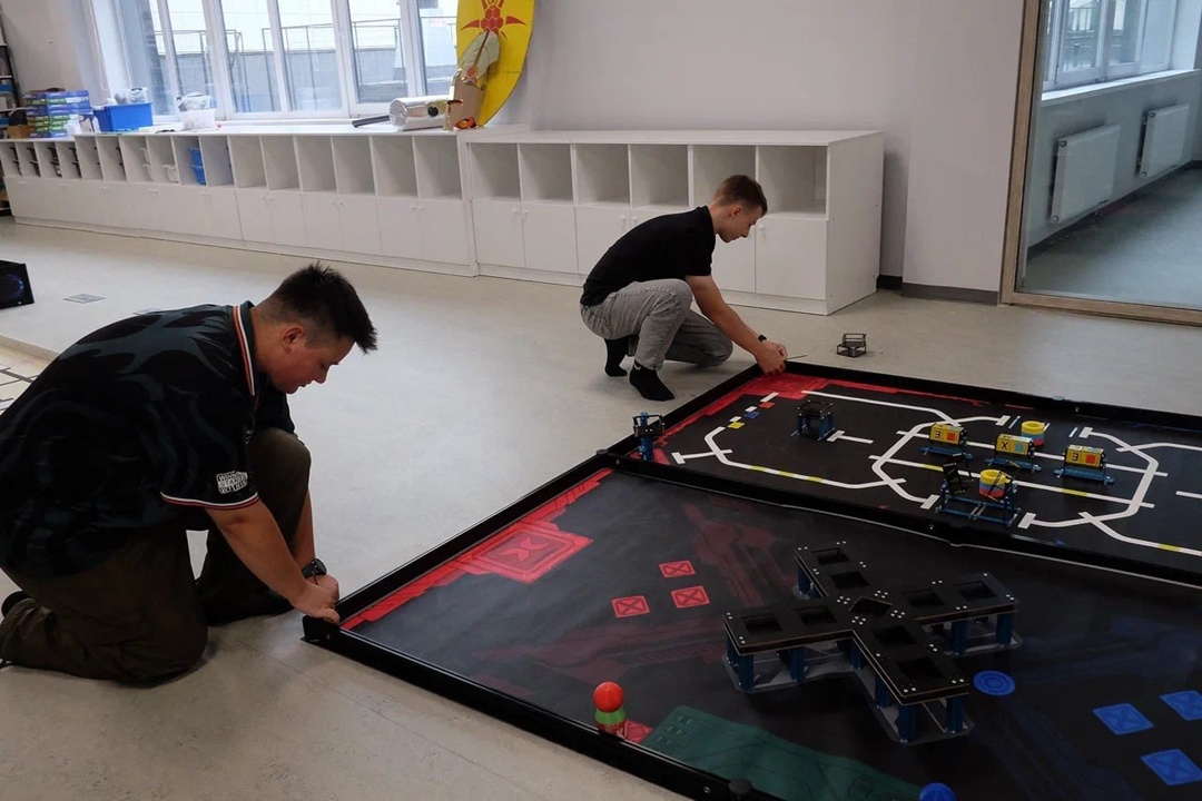 Министр строительства и ЖКХ РФ Ирек Файзуллин посетил Лицей информационных технологий №28 в Кировской Области