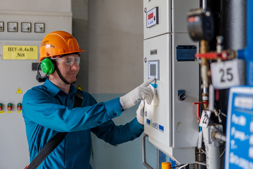 Новую рабочую неделю встречаем на самой восточной точке Татарстана вместе с Ильдаром Шайдуллиным — машинистом компрессоров Бавлинской установки сероочистки…