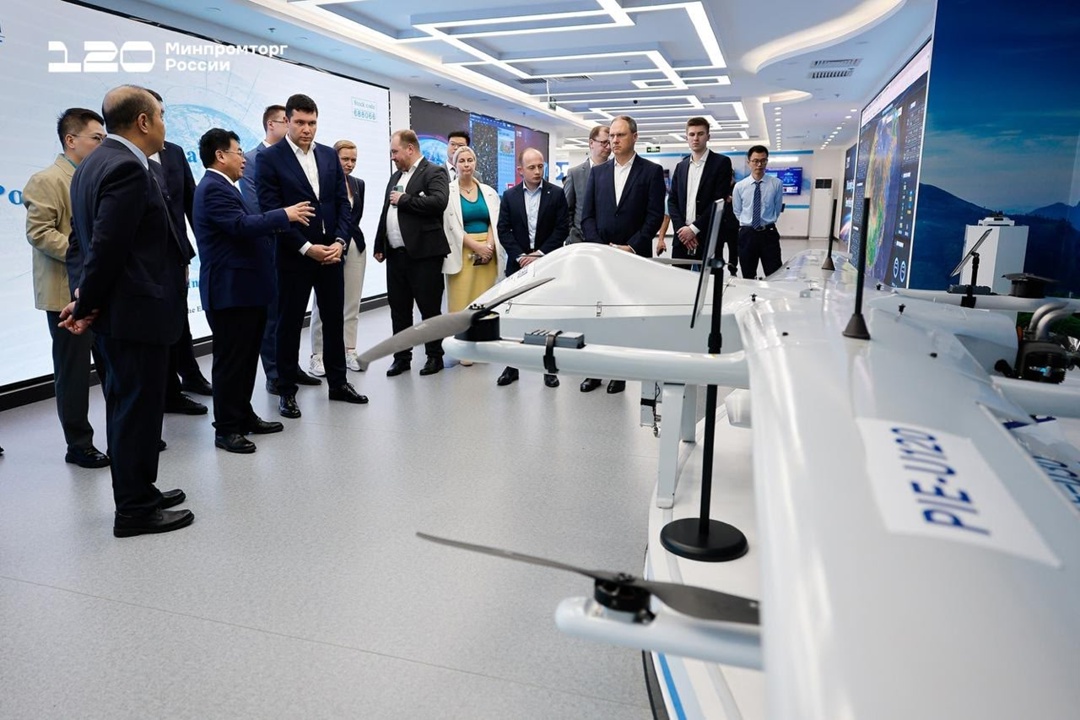 Антон Алиханов посетил центры технологического развития и инноваций Китая