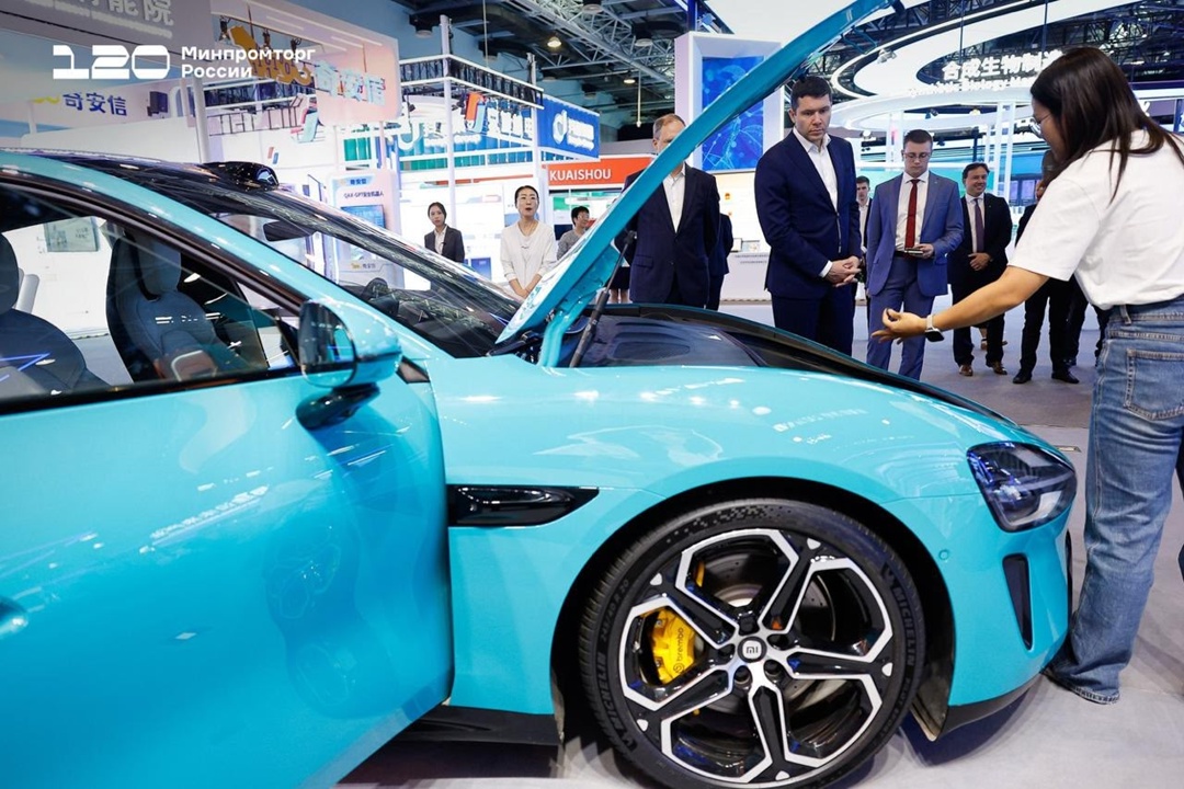 Антон Алиханов посетил центры технологического развития и инноваций Китая