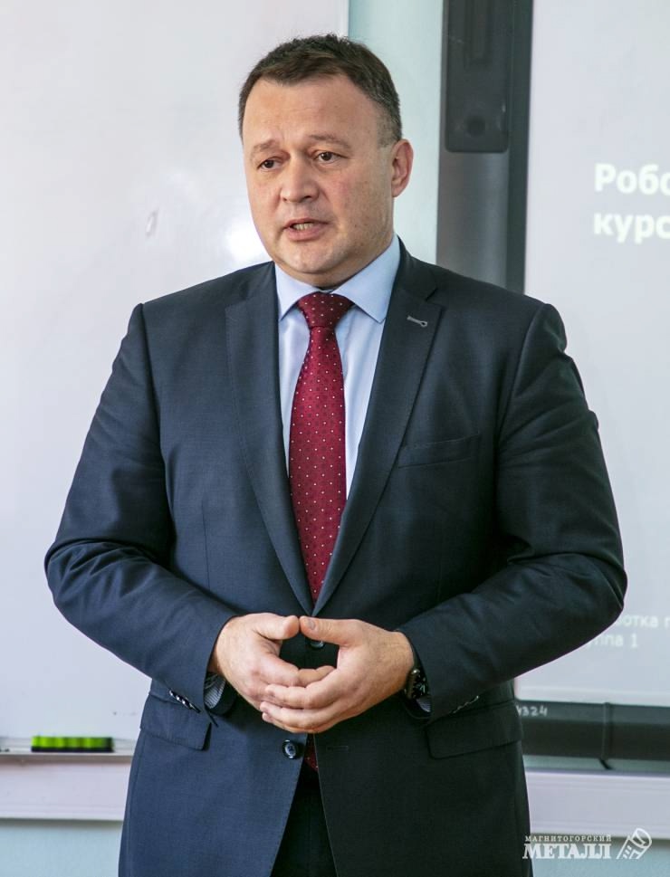 Люди + роботы: на ММК стартовала новая эра работы