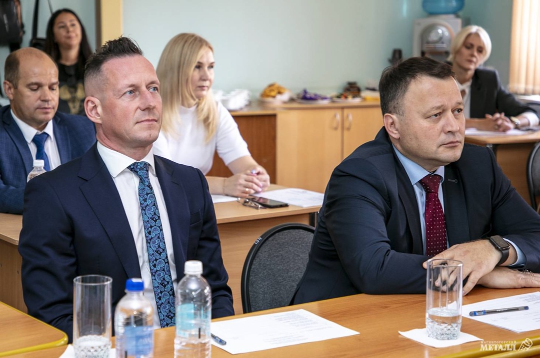 Люди + роботы: на ММК стартовала новая эра работы