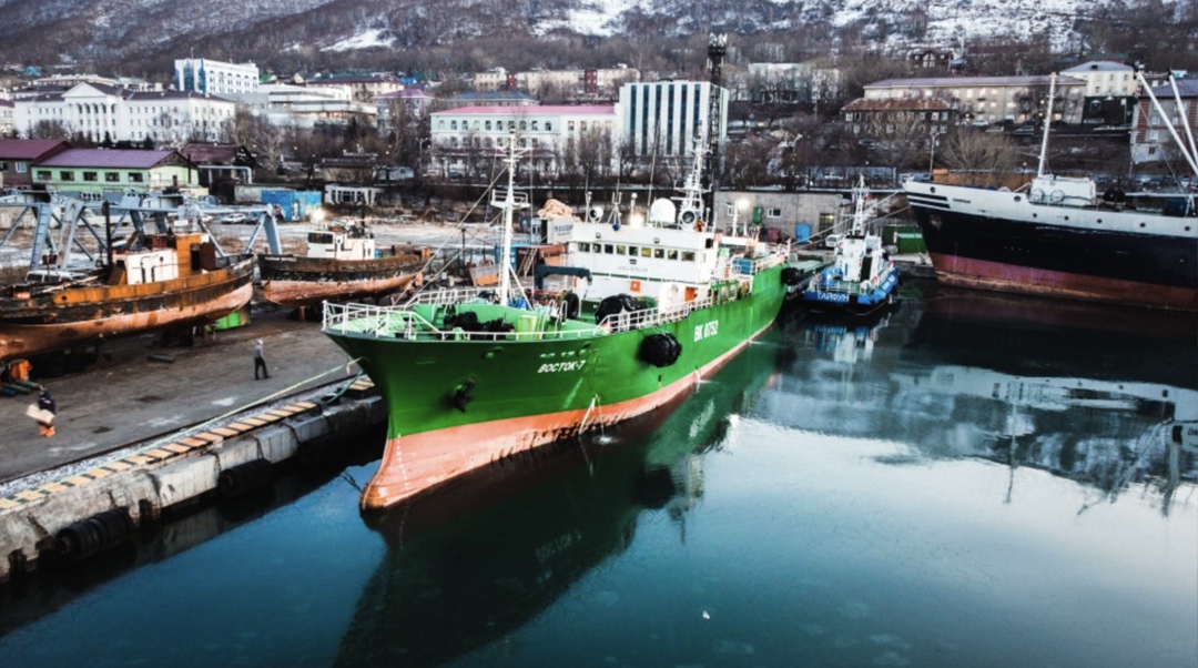 Генпрокуратура подала в арбитражный суд Приморского края иск к рыболовецкому колхозу «Восток-1» и его контролирующим лицам о взыскании с них более 37,6 млрд…