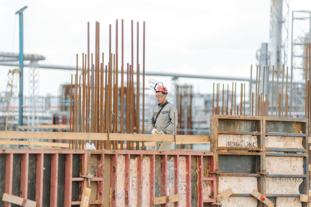 ЛУКОЙЛ приступил к строительству комплекса каталитического крекинга на Пермском НПЗ