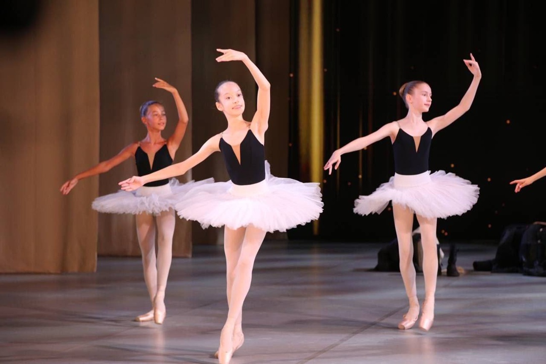 Пируэт времени К -летию Пермского государственного хореографического училища обновлены здание учебного театра, актовый зал и музей, рассказывающий об истории…