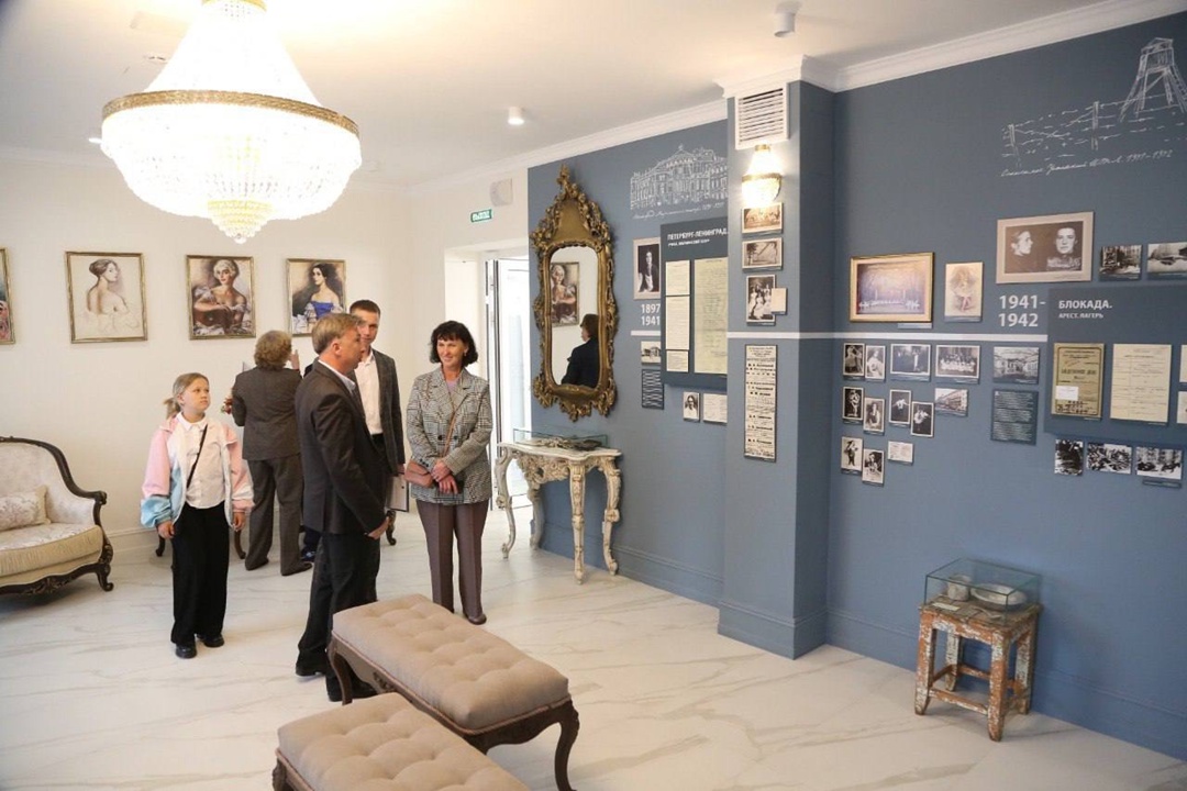 Пируэт времени К -летию Пермского государственного хореографического училища обновлены здание учебного театра, актовый зал и музей, рассказывающий об истории…