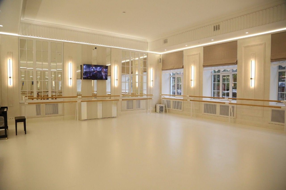 Пируэт времени К -летию Пермского государственного хореографического училища обновлены здание учебного театра, актовый зал и музей, рассказывающий об истории…