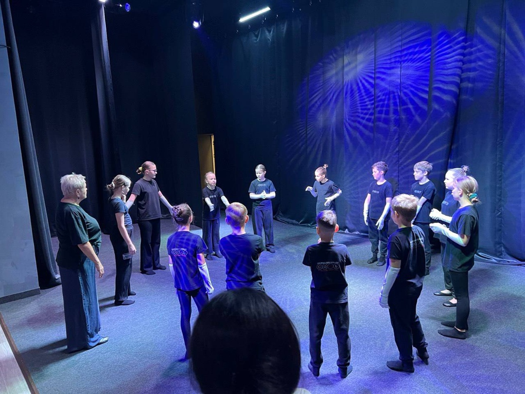 Театральное пространство В Перми завершилась реконструкция «Дома актёра», объединяющего профессионалов сцены и любительские студии взрослых и детей.