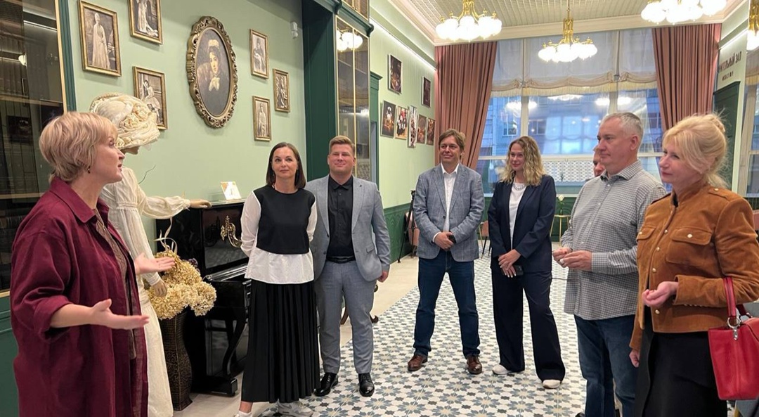 Театральное пространство В Перми завершилась реконструкция «Дома актёра», объединяющего профессионалов сцены и любительские студии взрослых и детей.