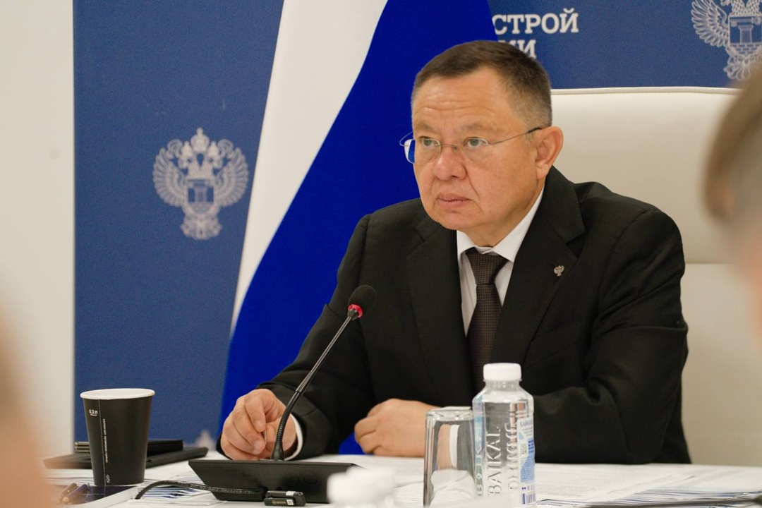 В Минстрое России под председательством Министра строительства и ЖКХ РФ Ирека Файзуллина прошло еженедельное совместное совещание с регионами и главными…