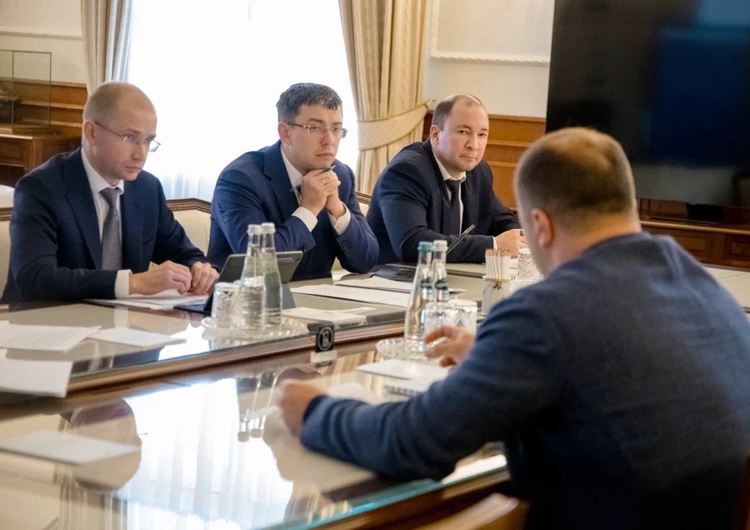 Министр транспорта Андрей Никитин встретился с губернатором Омской области Виталием Хоценко