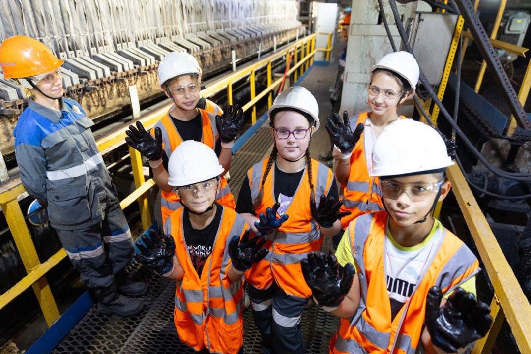 Где можно потрогать угольный концентрат? Только на фабрике!