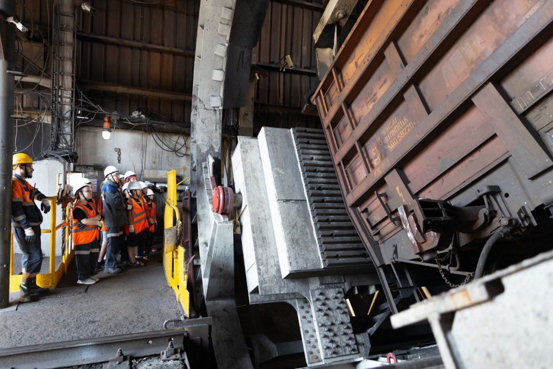 Где можно потрогать угольный концентрат? Только на фабрике!