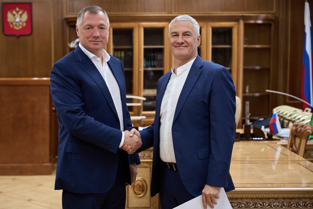 Марат Хуснуллин провел встречу с главой Республики Карелия Артуром Парфенчиковым.