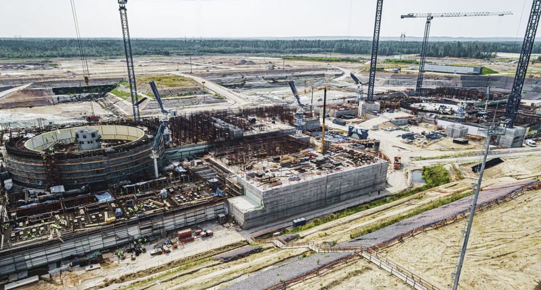 На энергоблоке № 3 Ленинградской АЭС-2 завершено армирование и бетонирование кольцевого коридора здания реактора.