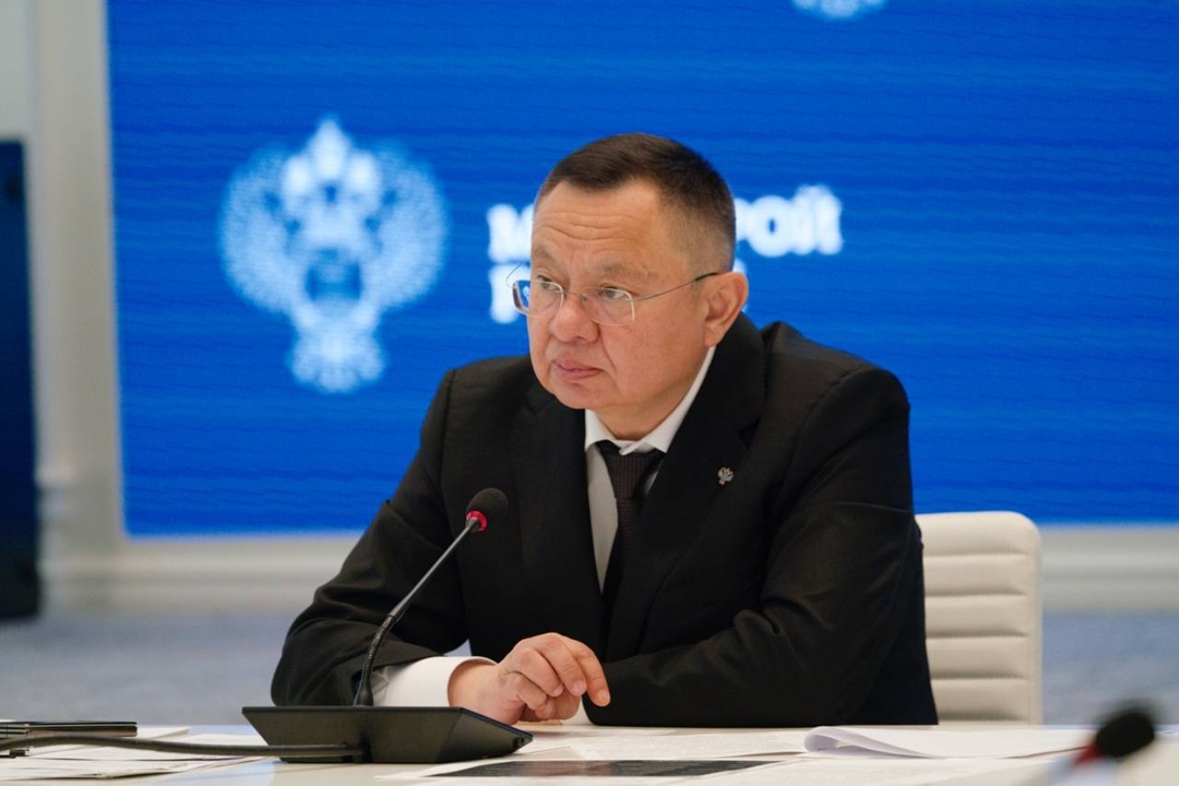 Глава Минстроя России Ирек Файзулин провел совещание по вопросу развития федеральной территории «Сириус»