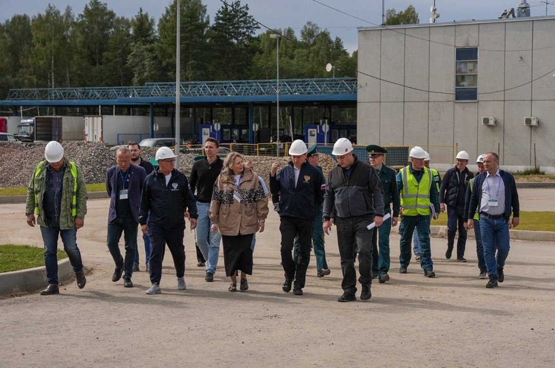 Валентин Иванов посетил с рабочим визитом Псковскую область