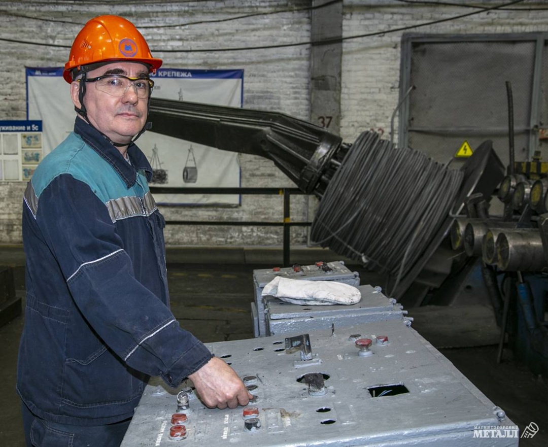 Он пришёл на завод в 1987-м и остался здесь навсегда.