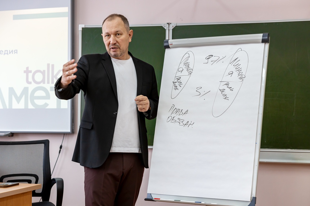 Уроки будущего: от кинолент до нейросетей