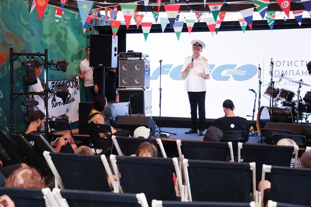 Что объединяет кино, контейнеры и уличных художников? — «Арт-гавань» с FESCO!