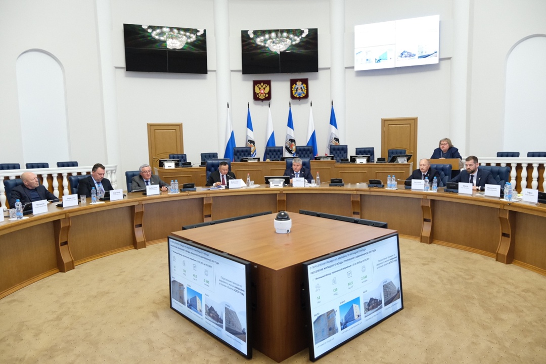 Министр строительства и ЖКХ Ирек Файзуллин совершил рабочую поездку в Новгородскую область.