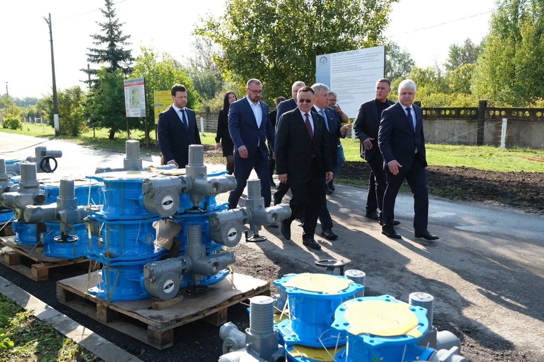 Глава Минстроя России Ирек Файзулин оценил ход работ по реконструкции системы водоснабжения Великого Новгорода