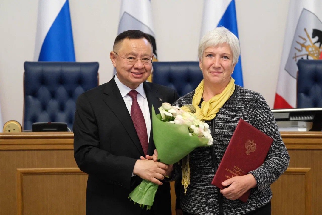 Глава Минстроя России Ирек Файзуллин и врио Губернатора Александр Дронов провели совещание по вопросам развития строительной отрасли и ЖКХ Новгородской области