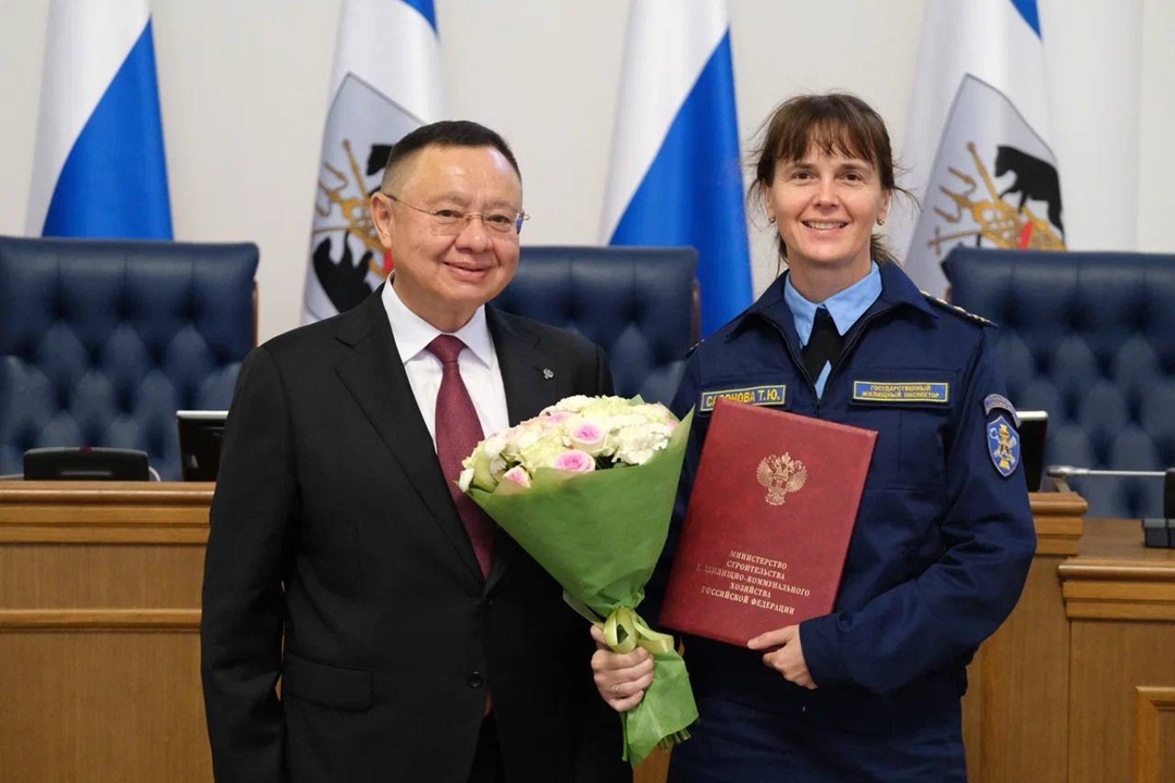 Глава Минстроя России Ирек Файзуллин и врио Губернатора Александр Дронов провели совещание по вопросам развития строительной отрасли и ЖКХ Новгородской области