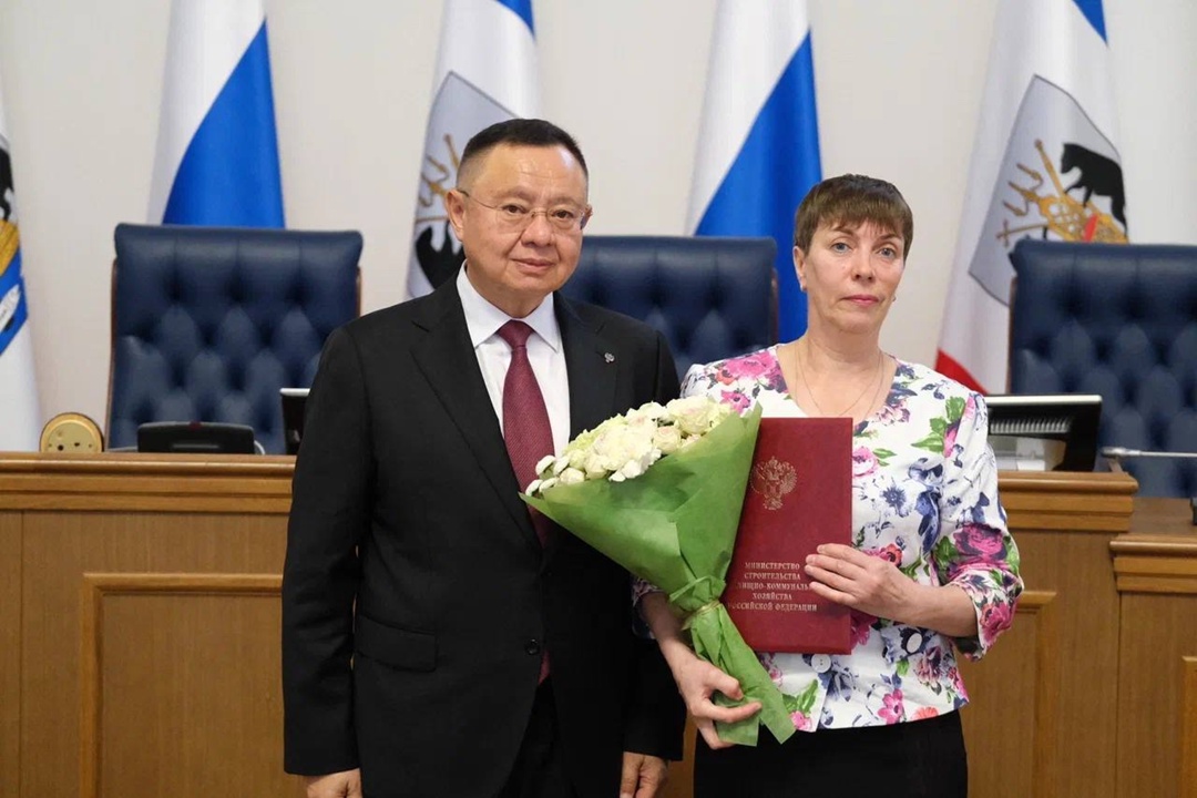 Глава Минстроя России Ирек Файзуллин и врио Губернатора Александр Дронов провели совещание по вопросам развития строительной отрасли и ЖКХ Новгородской области