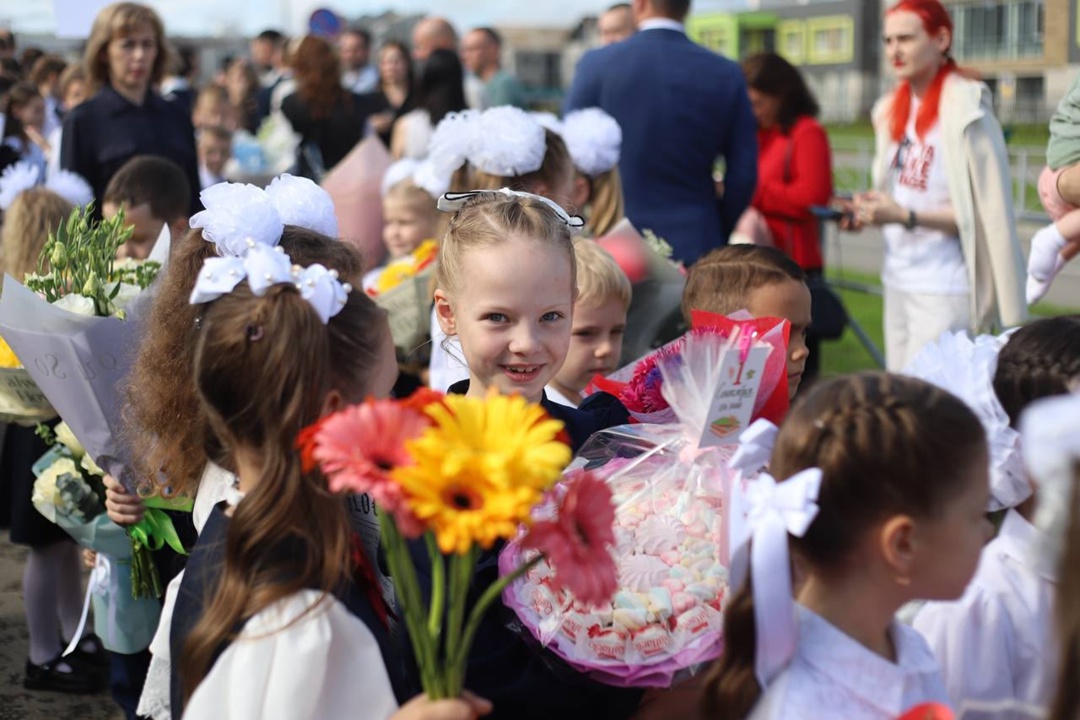 Уверенный старт: новый учебный год в «Газпром школе Свободный» начался для более 550 ребят