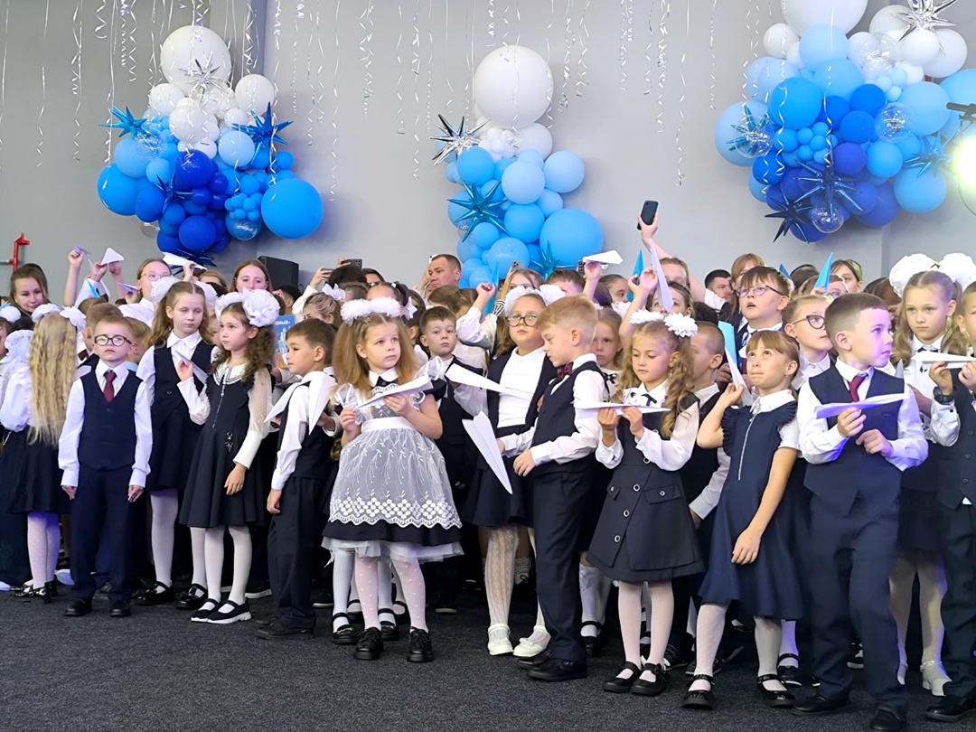 Уверенный старт: новый учебный год в «Газпром школе Свободный» начался для более 550 ребят