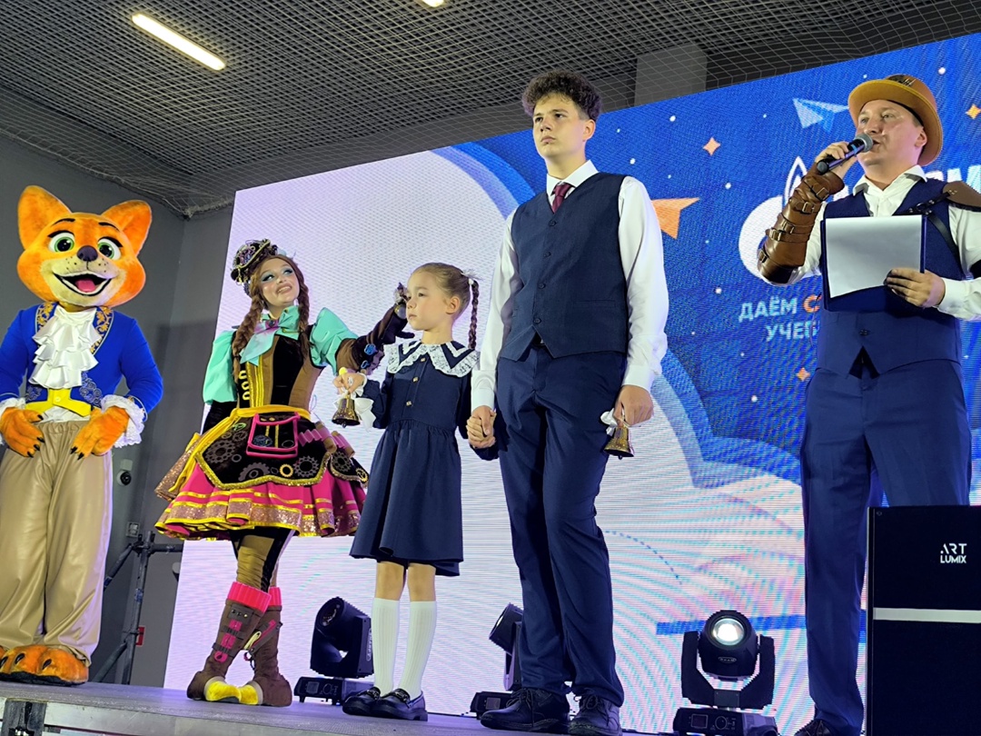 Уверенный старт: новый учебный год в «Газпром школе Свободный» начался для более 550 ребят