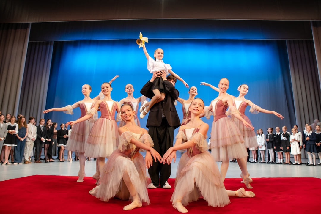 Татьяна Голикова поздравила воспитанников Московской государственной академии хореографии с началом нового учебного года.