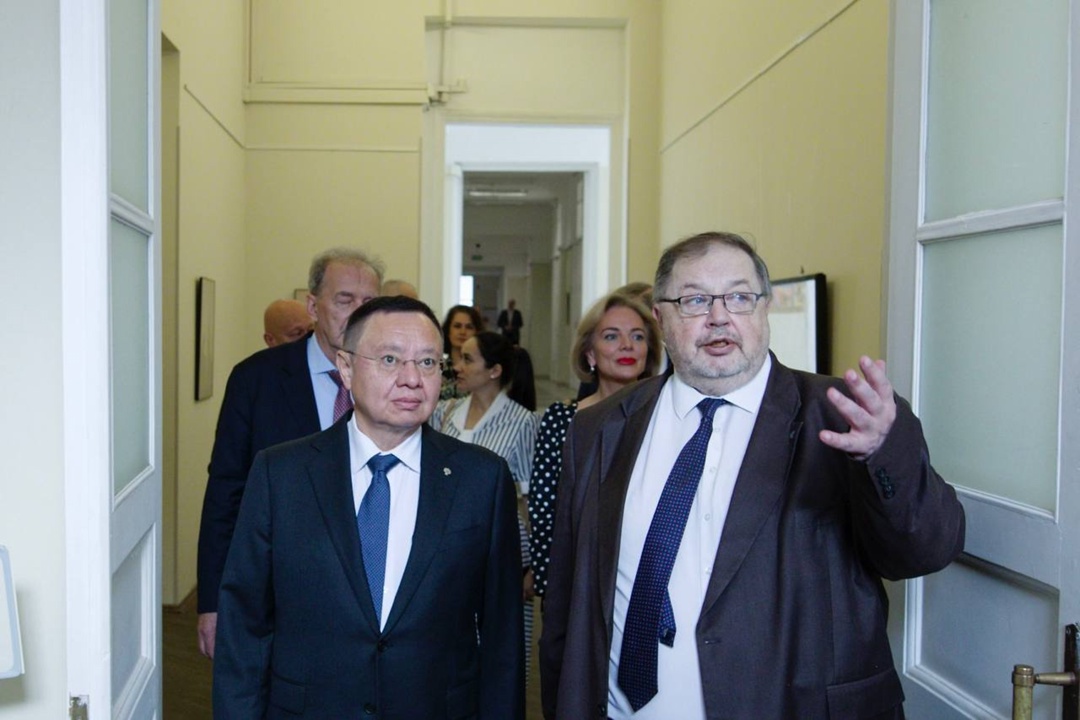 Глава Минстроя России Ирек Файзуллин поздравил студентов с началом нового учебного года