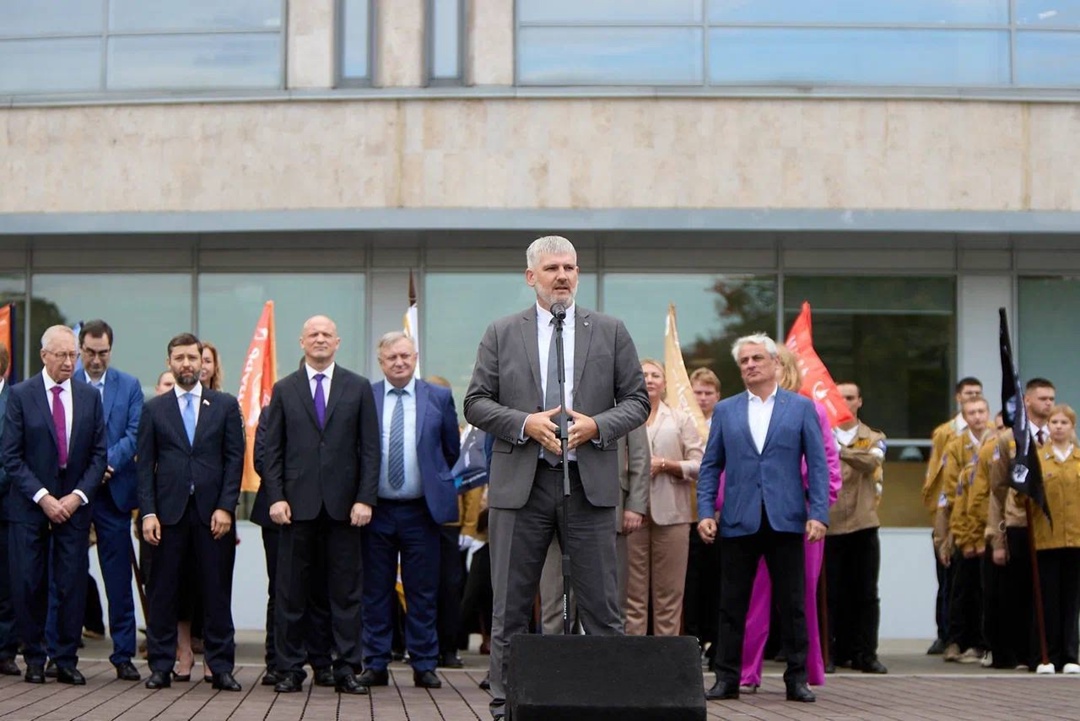 Глава Минстроя России Ирек Файзуллин поздравил студентов с началом нового учебного года