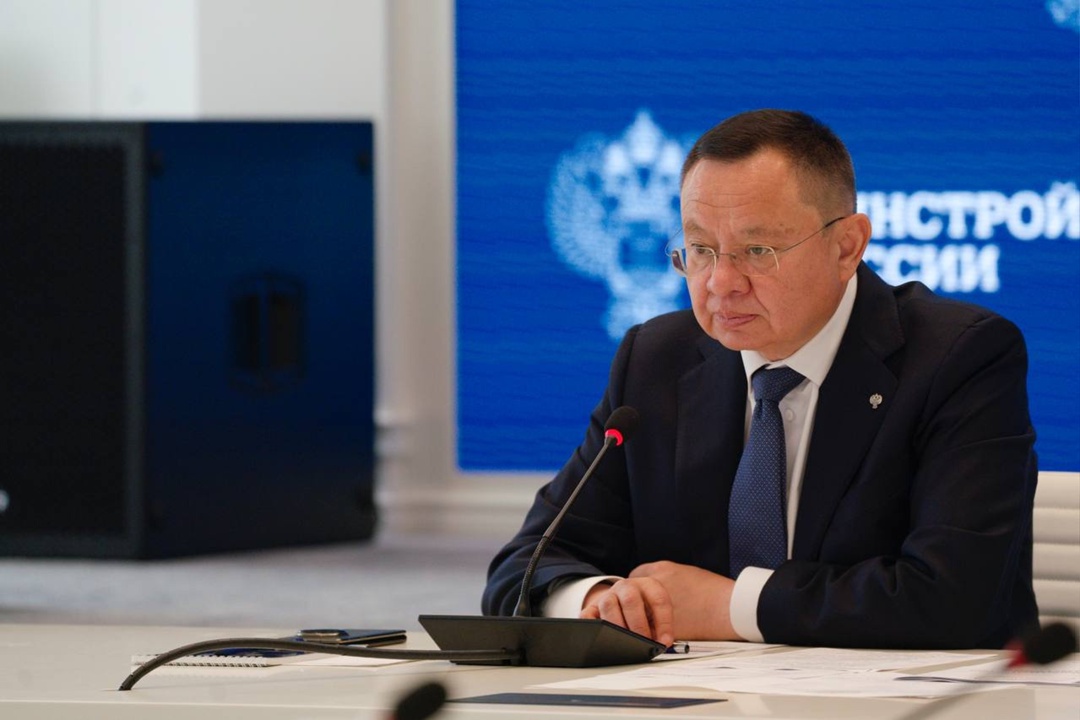 Министр строительства и ЖКХ РФ Ирек Файзуллин провел рабочее совещание по вопросу реализации объекта благоустройства Великого Новгорода – реконструкции площади…